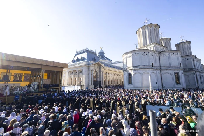 Hramul Catedralei Patriarhale de Sf. Dimitrie cel Nou, Ocrotitorul Bucureștilor Doxologia/Basilica