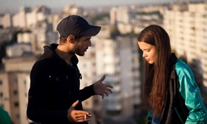 „Nu este uşor să fii adolescent în ziua de azi“ – interviu cu regizorul Nicolae Constantin TĂNASE jpeg