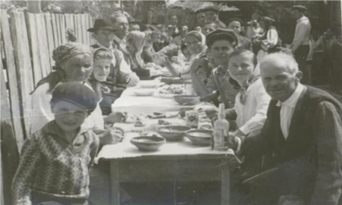 Sărbătorile pascale erau prilej de mare bucurie în satele românești acum un secol. Foto: Arhivă