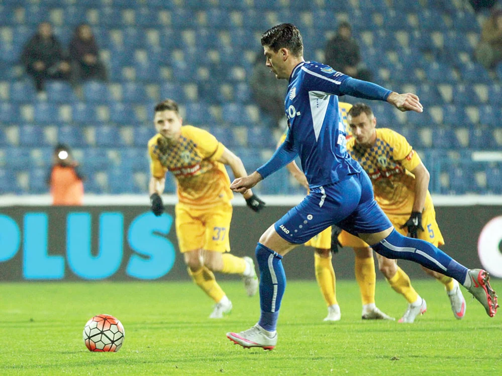 
    Săpunaru a fost cel mai bun om al celor de la Pandurii în victoria cu Petrolul, marcând un gol şi reuşind o pasă de golFoto: Sportpictures.eu  