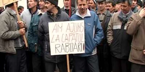 Disponibilizaţii vor îngroşa rândurile şomerilor. 