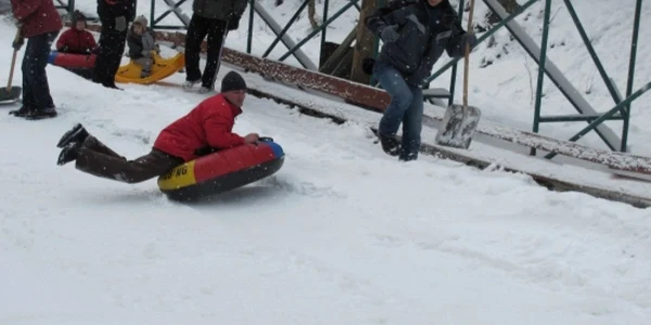 Pista de tubing face deliciul mureşenilor