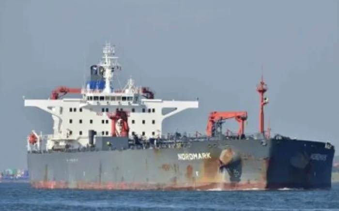 Petrolier rusesc, forțat să-și schimbe cursul după o operațiune a poliției germane în Marea Baltică. Nava nu există în bazele de date