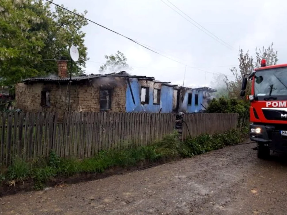 Casa familiei a ars aproape in totalitate FOTO botosaneanul.ro