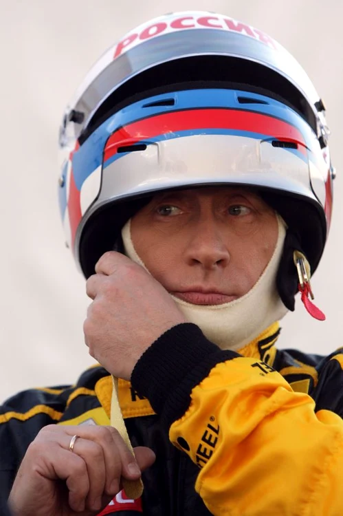 Putin s-a dat cu o maşină de Formula 1