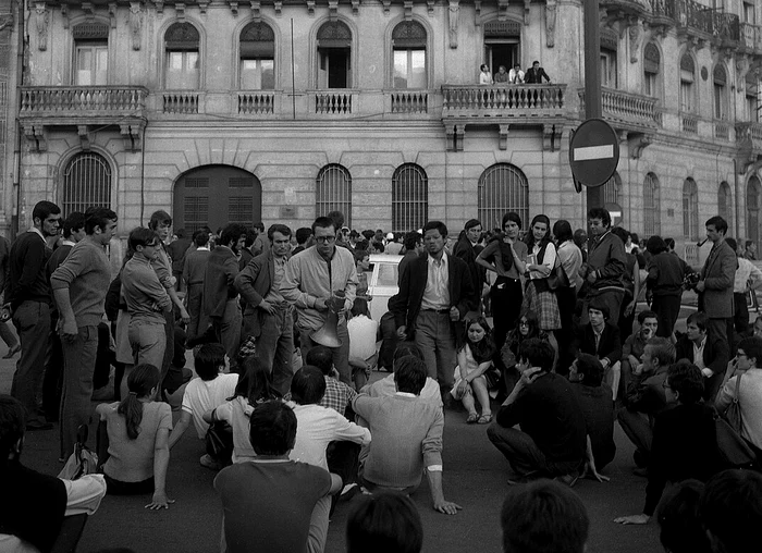 În Franța, studenții au protestat pentru libertatea de exprimare. FOTO: Wikipedia