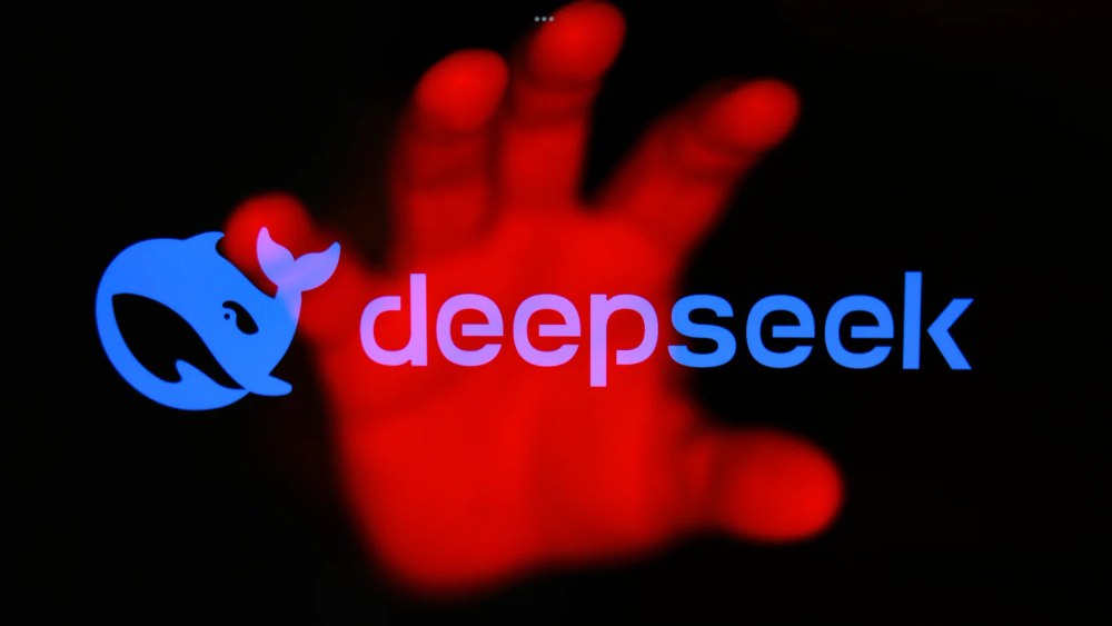 DeepSeek, clona chinezească după ChatGPT, acuzată că fură datele clienților și le trimite în China și SUA 