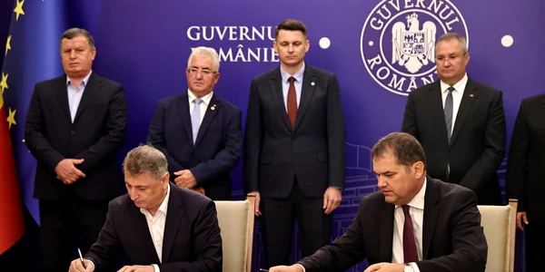 semnare contract cresa FOTO Facebook Municipiul Slobozia jpg