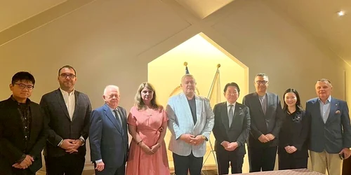 Viorel Hrebenciuc la expo Osaka foto FB catalin tenita jpg