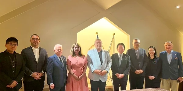 Viorel Hrebenciuc la expo Osaka foto FB catalin tenita jpg