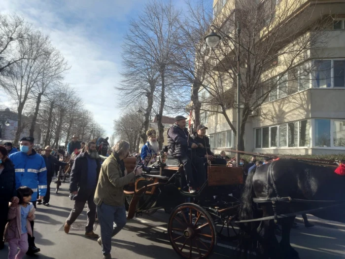 ÎPS Teodosie în trăsură (2022) - FOTO: Adevărul