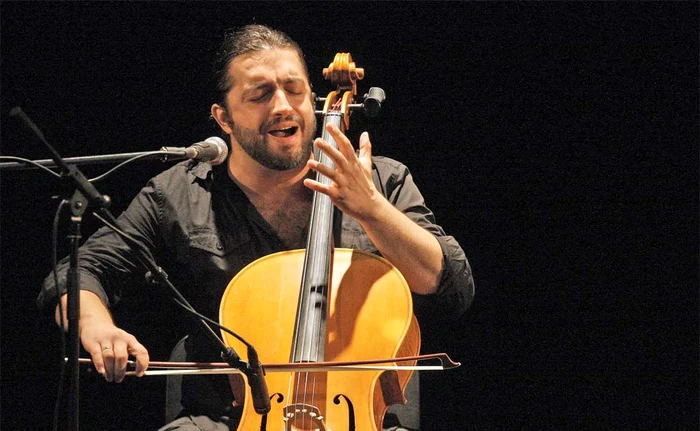 Violoncelistul Adrian Naidin a ajuns la spital cu nume roase fracturi după ce s-a speriat de o razie a poliţiștilor. Se pare că artistul nu are nici o legătură c u drogurile găsite în vila unde stătea cu chirie