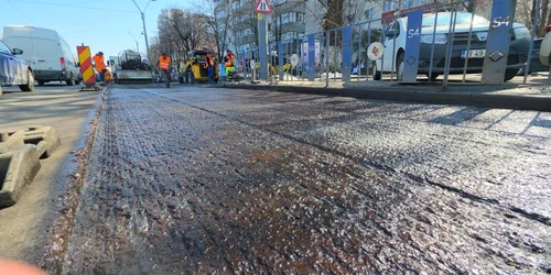 Peste 60% din gropile de pe bulevardele Sectorului 4 au fost reparate FOTO primaria S4  b jpg