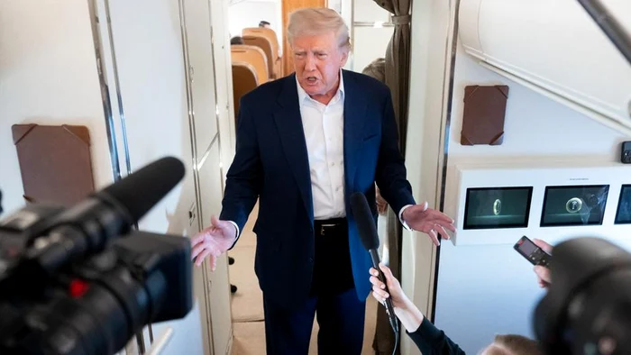 Ce spune Trump despre avionul de lux pe care îl va primi de la familia regală din Qatar. Acuzații de mită și corupție