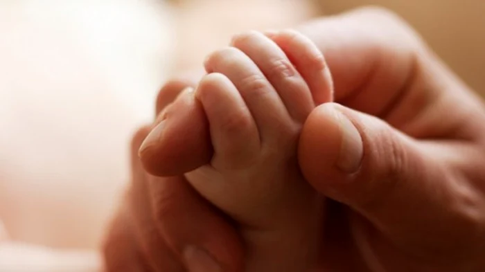 Femeia și-a abandonat copilul ca să se poată muta cu alt bărbat FOTO arhivă Adevărul