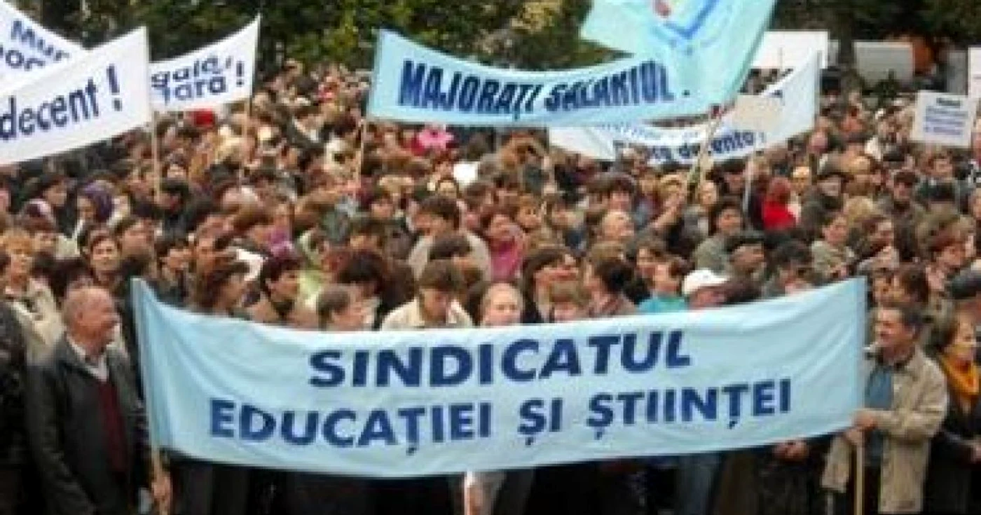 Bihor: Peste 300 de profesori au protestat la Oradea