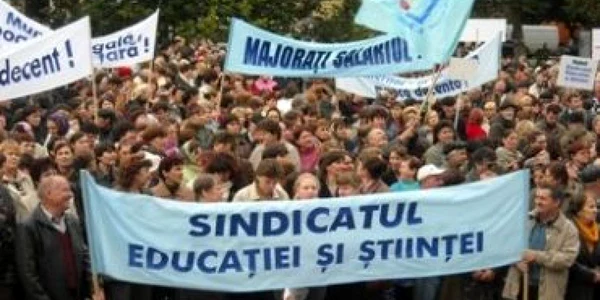 Bihor: Peste 300 de profesori au protestat la Oradea