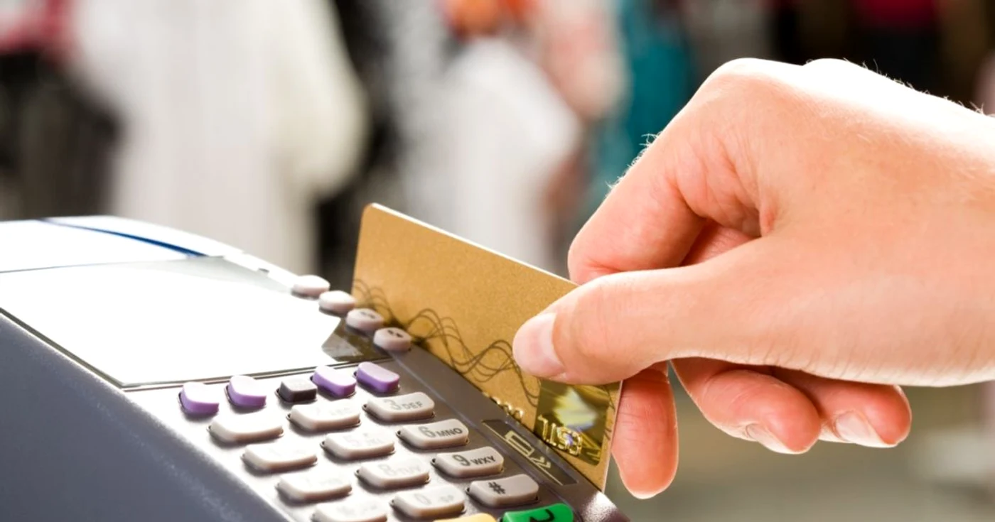 Plata taxelor şi impozitelor la bugetul de stat poate fi deja realizată cu cardul în şase judeţe, în care sediile Fiscului au instalate POS-uri: Galaţi, Brăila, Tulcea, Buzău, Constanţa şi Vrancea FOTO SHUTTERSTOCK