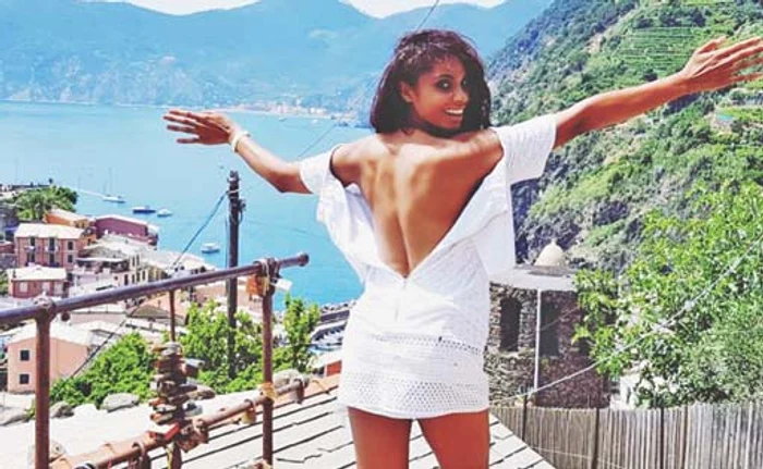 
    America - A stat două  săptămâni,  în august  