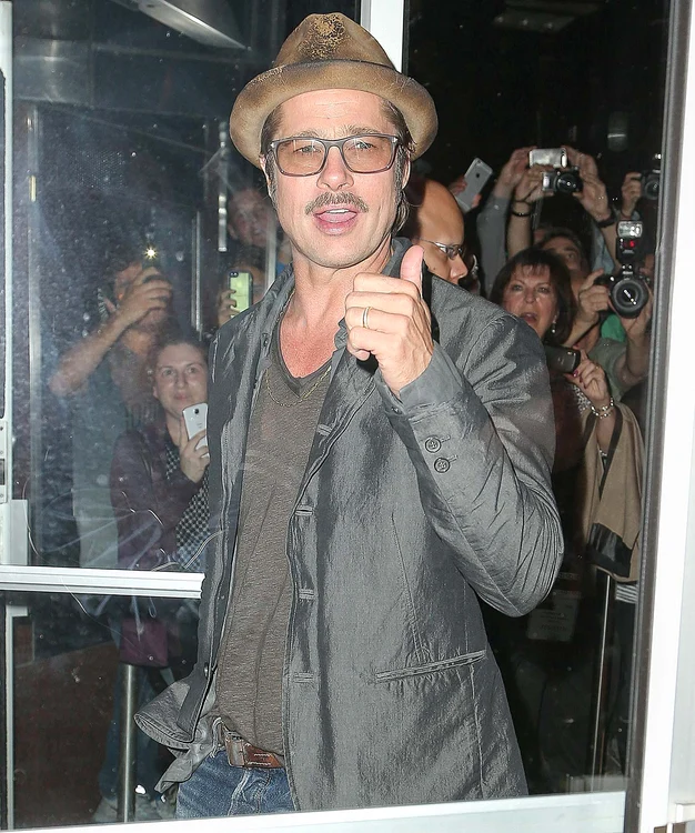 
    Baia a fost realizată  la comandă  