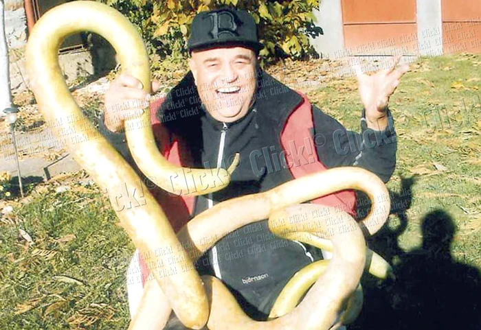 Benone Sinulescu ştie să facă o grămadă de reţete din dovlecei: ciorbiţă, tocăniţă şi musaca