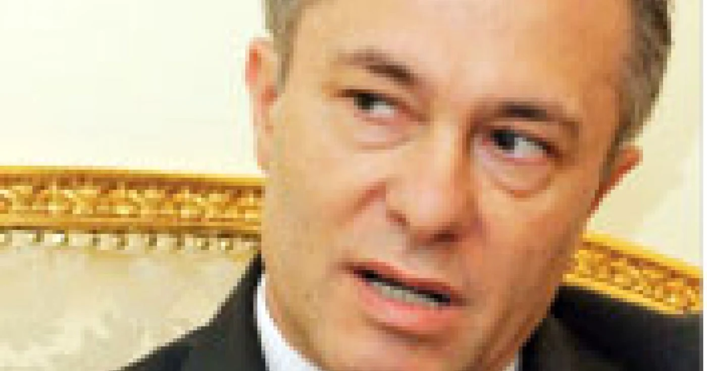 Cine îl susţine  pe  Cristian Diaconescu 