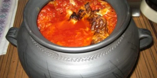 Le-a făcut cu ochiul carnea de la oală