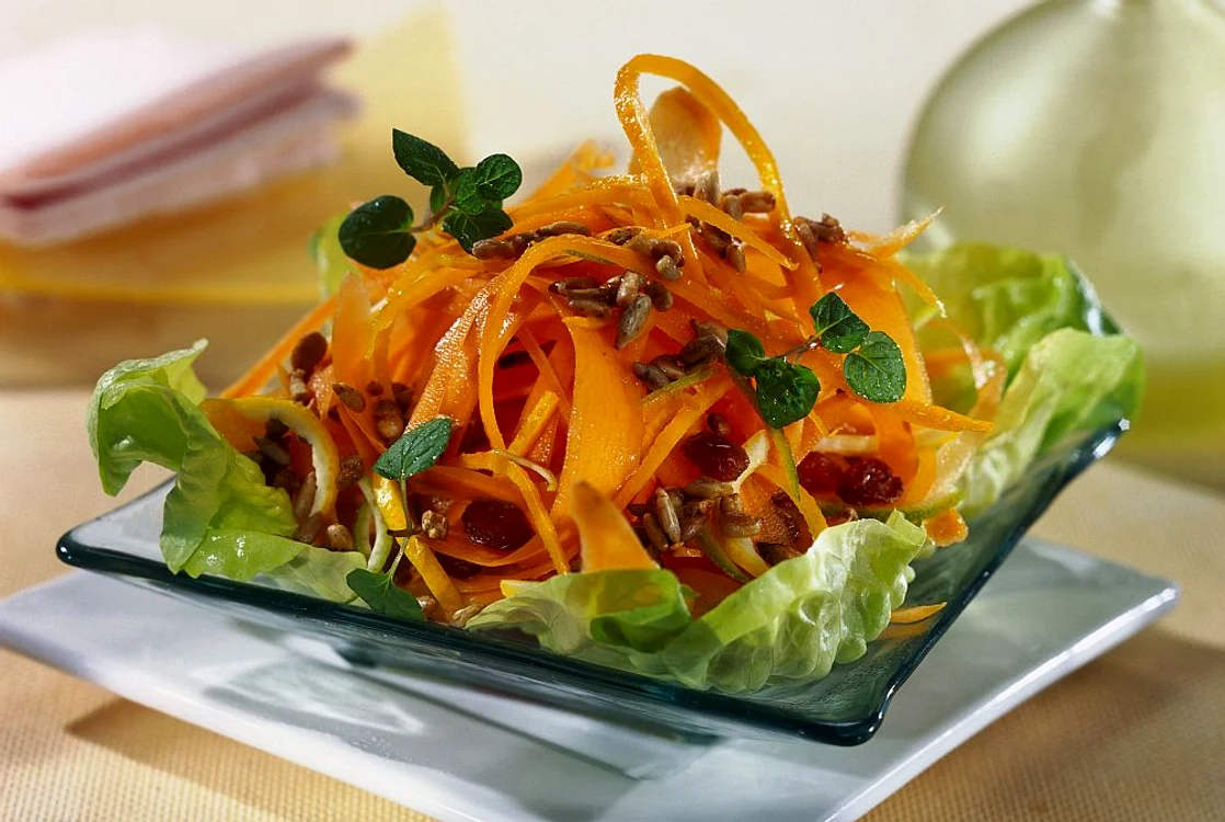 salata de morcovi cu suc de portocale jpeg