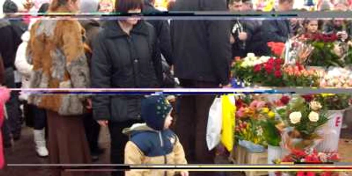Inimioare, flori şi jucării pentru îndrăgostiţi