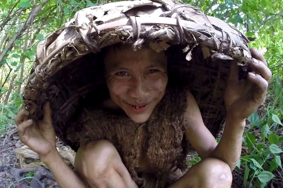 Tarzan din Vietnam a trăit 41 de ani în junglă şi este precum un copil FOTO Docastaway via Daily Star