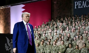 Donald Trump si trupe / soldați FOTO AFP 