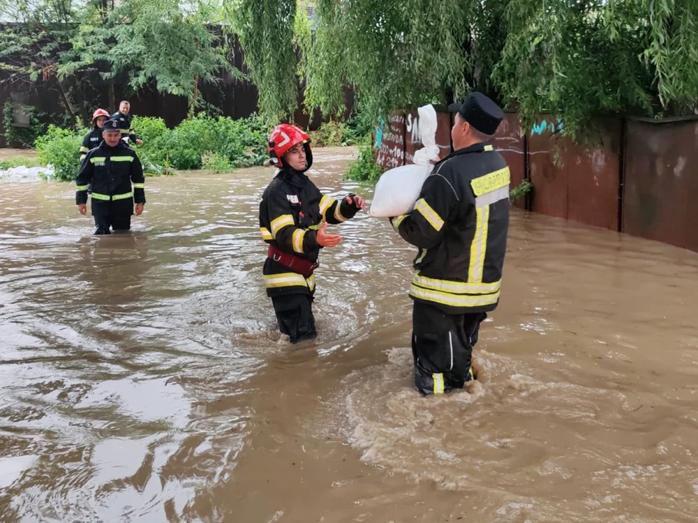 Buzoianu a subliniat că lucrările de modernizare au fost reluate. FOTO: ISU Prahova