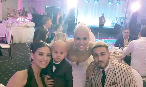 Antonia,  Dominic şi  Alex Velea,  alături de  Raluca  Bădulescu jpeg