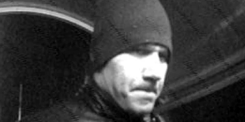 Acesta este bărbatul pe care-l caută polițiștii