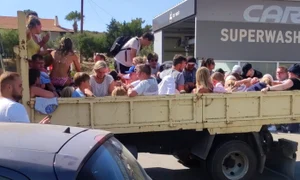 Incendii pe insula Rodos și evacuare turiști FOTO AFP (2) jpg