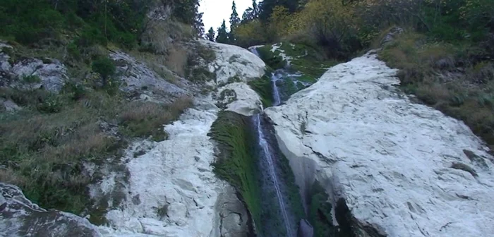 Cascada Cailor e una din cele mai frumoase cascade din România FOTO: Adevărul