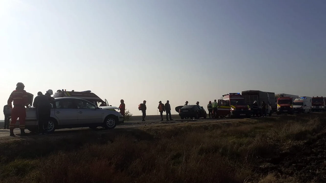 Mai multe autospeciale au ajuns la locul evenimentului FOTO: Info trafic Slatina/Cristi Cristian