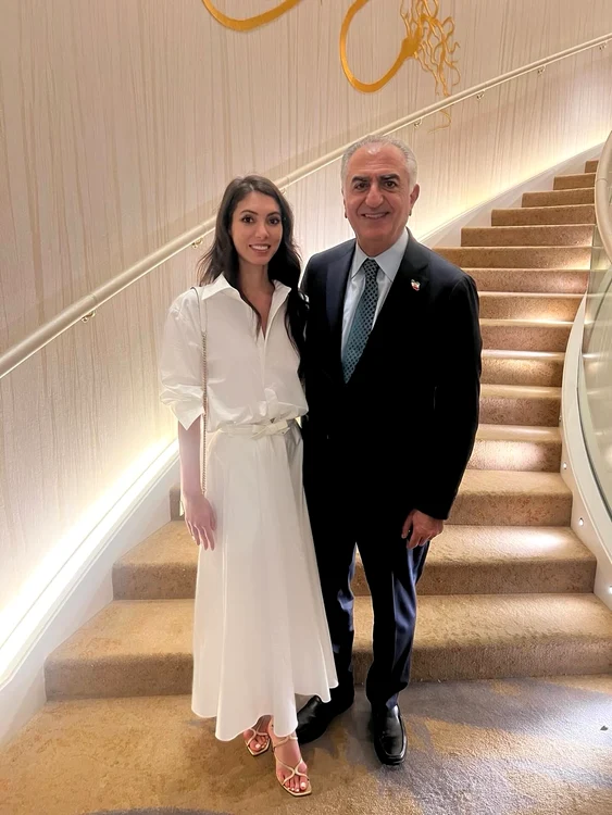 Prințesa Noor Pahlavi, fiica Prințului Reza Pahlavi al Iranului, aflat în exil   FOTO Instagram jpg