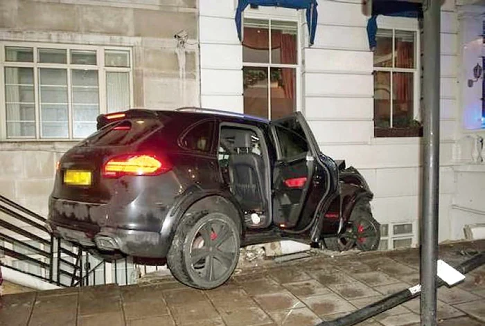 Pagubele produse  asupra maşinii au fost  de 12.300 dolari 