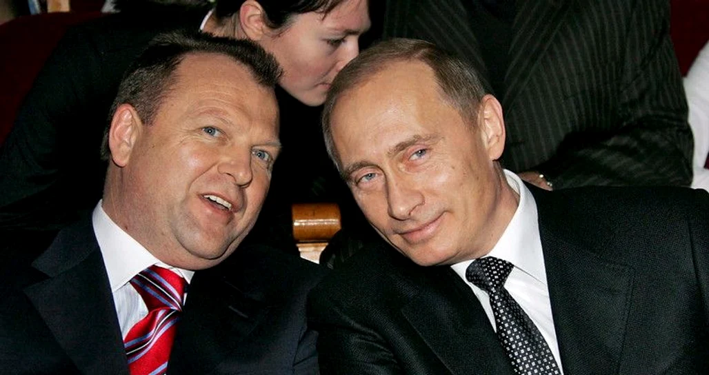 Marius Vizer (stânga), alături de Vladimir Putin. FOTO: Arhiva Adevărul