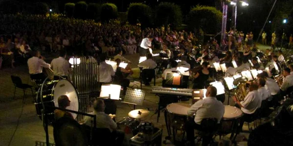Festivalul de Operă şi Operetă din Parcul Rozelor