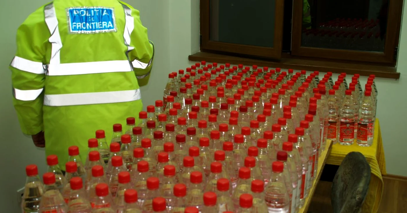 Alcoolul scos la vânzare de Fiscul din Bacău a fost confiscat şi este acum proprietatea statului FOTO Adevărul