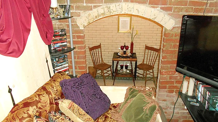 
    Primul hotel care te cazează la coşciug s-a deschis sâmbătă în Maine, SUA  