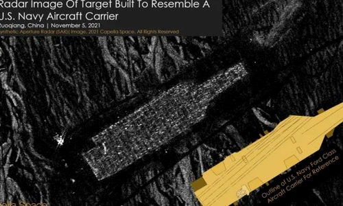 China a construit ţinte de antrenament în formă de portavion şi distrugătoare americane în deşertul Xinjiang jpeg