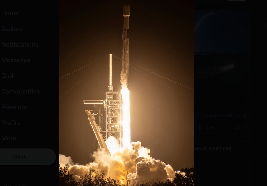 SpaceX a lansat o rachetă Falcon 9 care a trimis către suprafața Lunii două sonde ale unor companii private