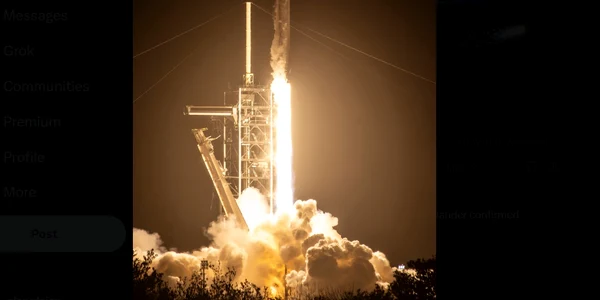 O rachetă Falcon 9 a trimis două sonde către Lună Foto Spacex jpg