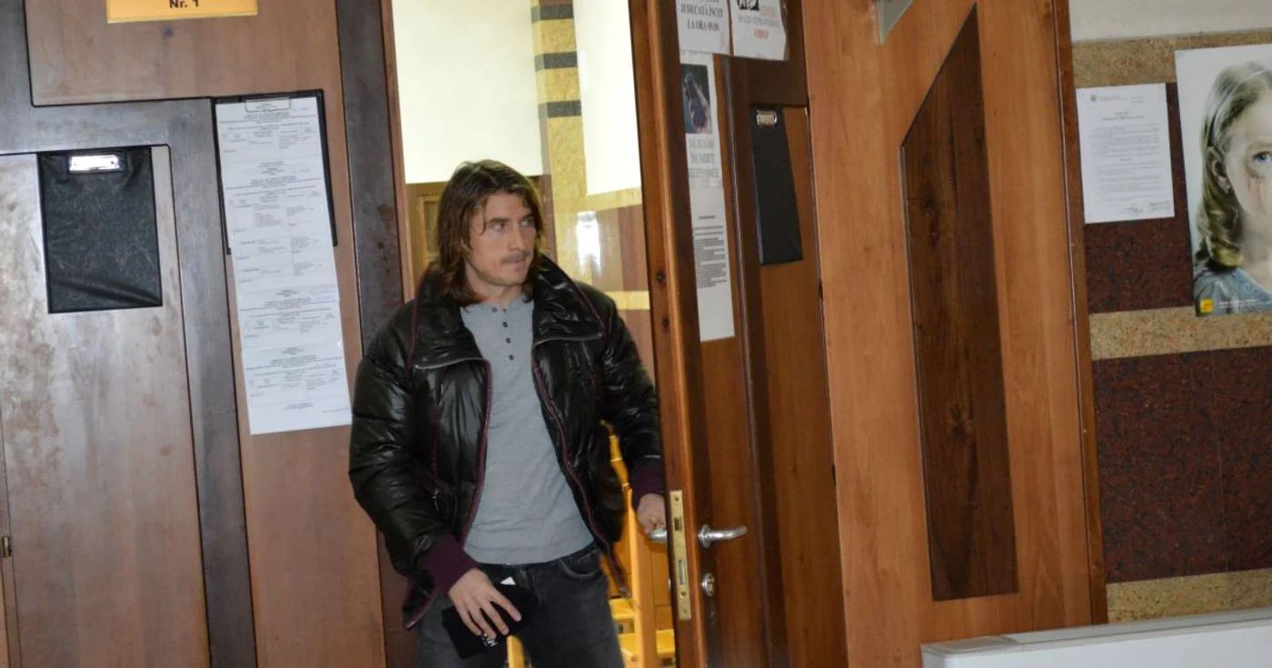 Fotbalistul Bălace la ieşirea din sala de judecată