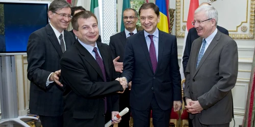 comisarul şef Eduard Niţu (foto stânga) la festivitatea de închidere a cursului