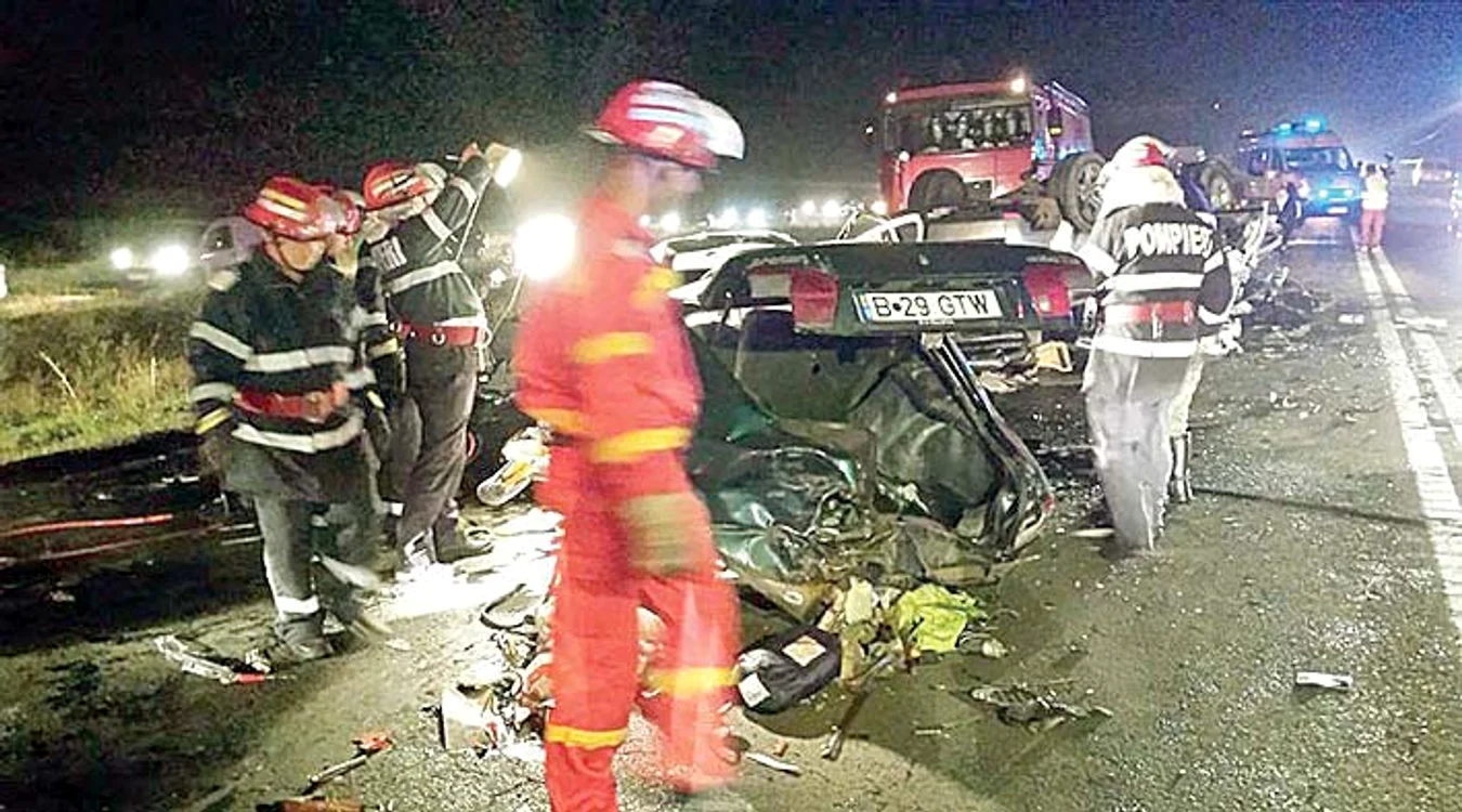 27 septembrie 2014: 5 morţi, după ce un şofer sinucigaş a intrat în maşina lor