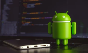 Sistem de operare Android smartphone cu Android programare testare FOTO Shutterstock
